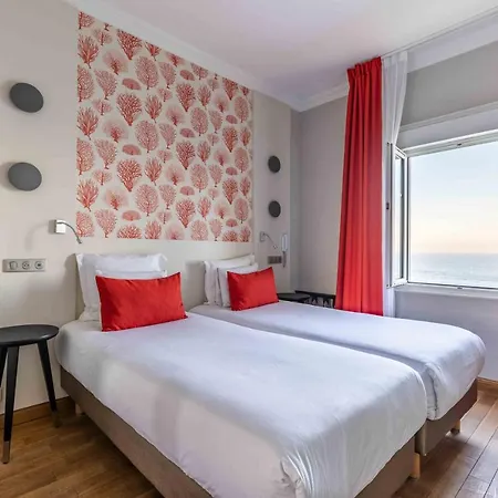 Отель Kyriad Malo Centre 3*